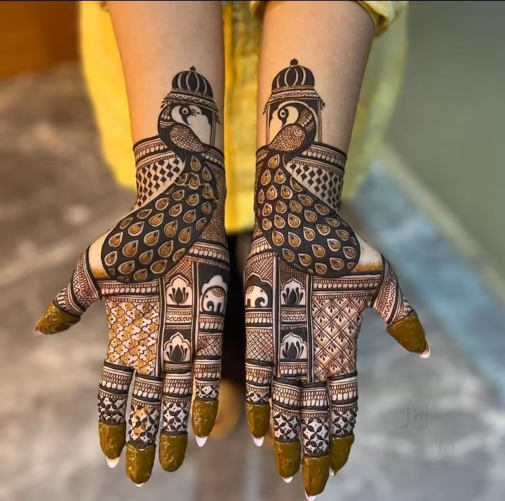 Contemporary Mehendi Artists